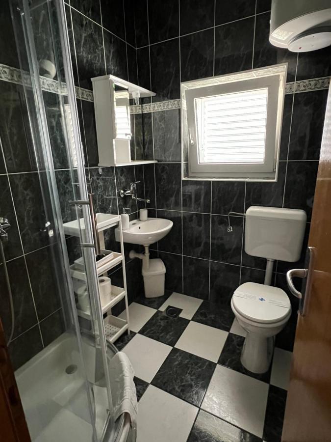 Apartments Loncar-Near Zrce Beach Novalja Kültér fotó